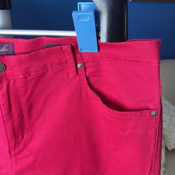 NWOT Bright Pink Stretch Jeans - Picture 4 of 6